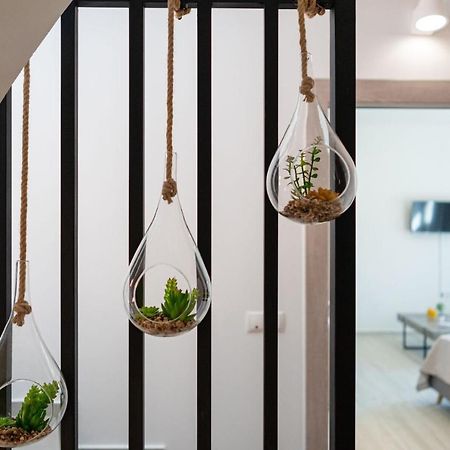 White&Gray Apartment Ретимно Экстерьер фото