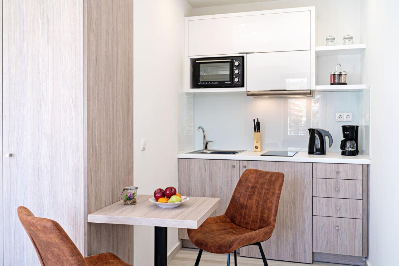White&Gray Apartment Ретимно Экстерьер фото