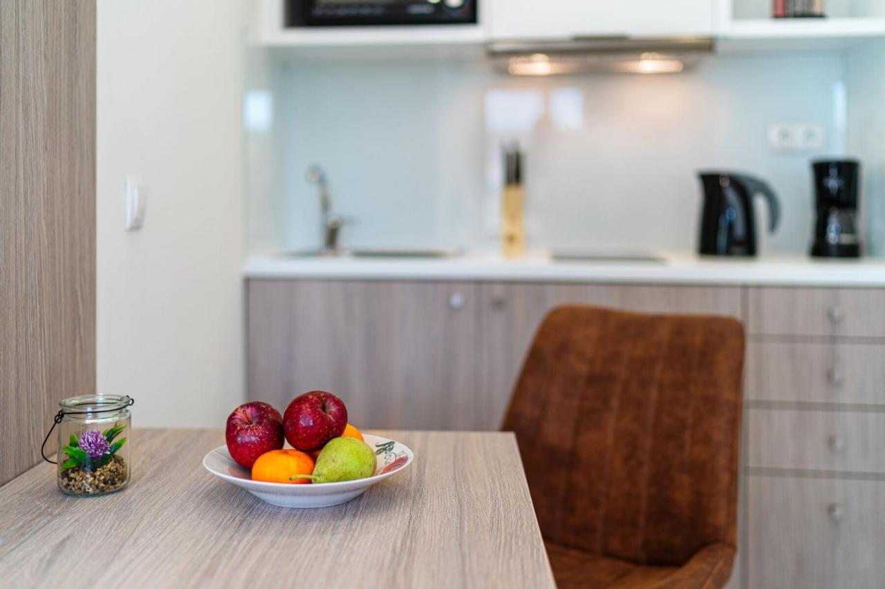 White&Gray Apartment Ретимно Экстерьер фото