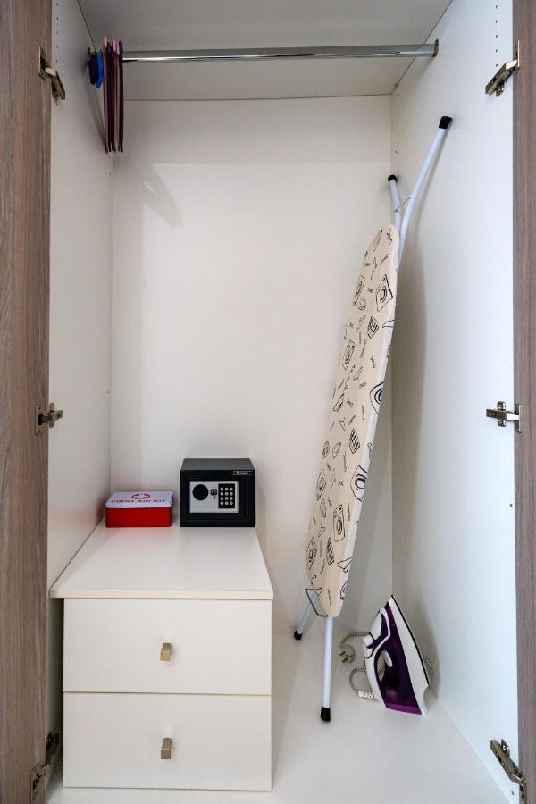 White&Gray Apartment Ретимно Экстерьер фото